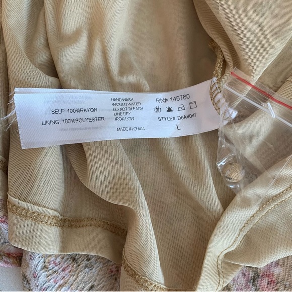 Camellia Brown V Neck Mini Floral Dress W/ Side Ties Size Large - Picture 11 of 12